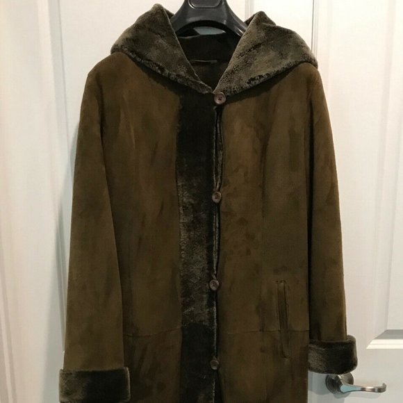 Bisang Dark Olive Green Shearling Full length Coat With Hoodie Switzerland Sz 6